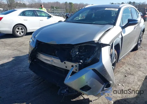 2022 Lexus Ux 200 z USA, uszkodzony, nr VIN JTHX3JBHXN2048498